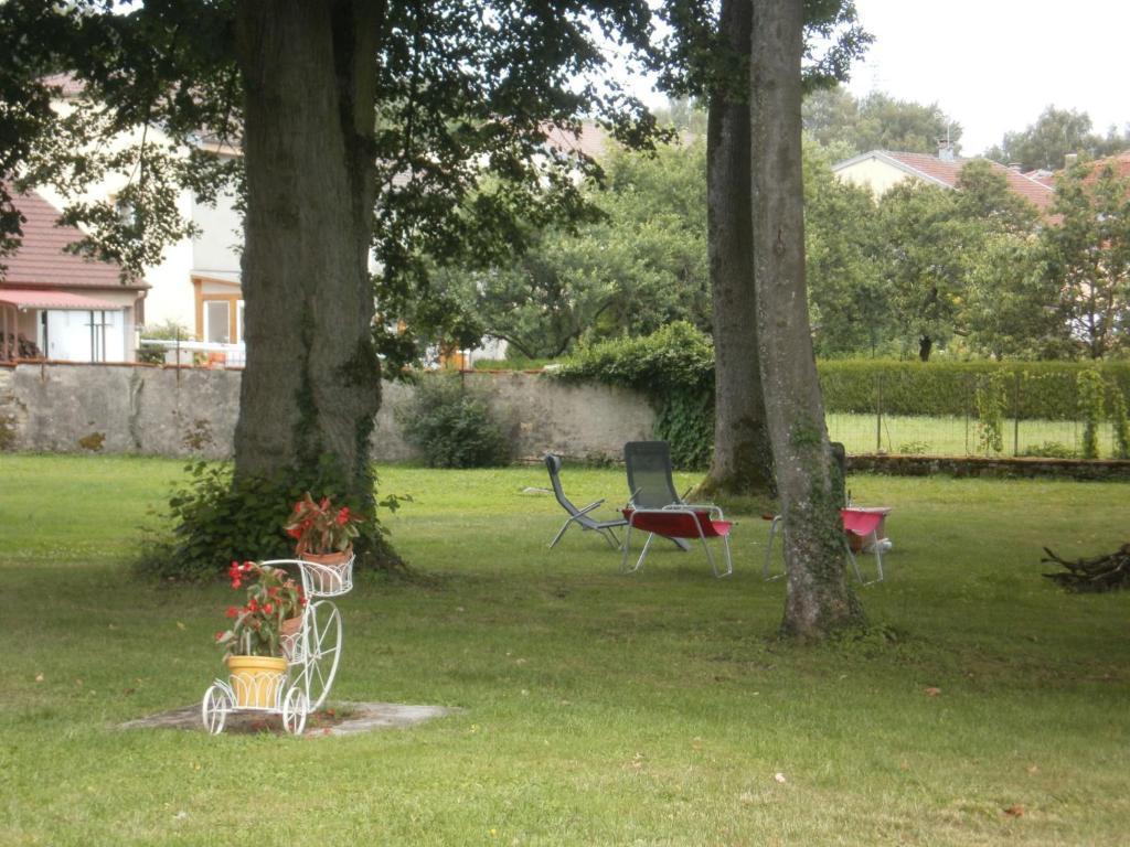 Le Jardin Des Lys Gemmelaincourt Exterior photo
