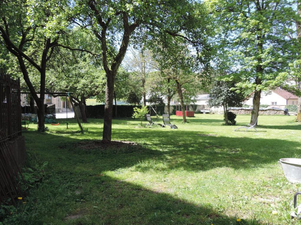 Le Jardin Des Lys Gemmelaincourt Exterior photo